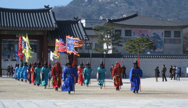 朝鲜gdp总量_70年代韩国朝鲜gdp(3)