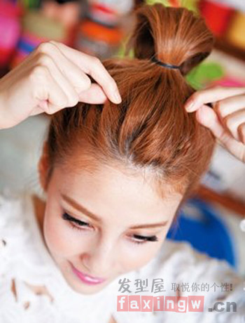 冬季甜美中发发型<em>扎法</em>1分钟韩式扎发变女主角