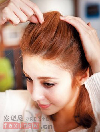 冬季甜美中发发型<em>扎法</em> 1分钟韩式扎发变女主角