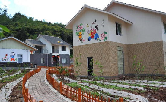 芦山地震灾区：年底前基本完成农房重建