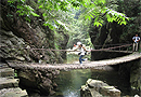 五彩四川：山水毓秀养马峡 天然氧吧避暑庄