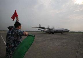 成空航空兵某团徐墩利机组：“灾区救命神鹰”