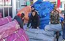 康定地震：没有血缘关系的“亲戚”暖人心