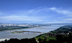 乐山夹江壮大县域经济推进转型升级
