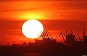 海上升红日