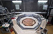在地底寻觅“宇宙幽灵”——走近全球最深的暗物质探测实验室
