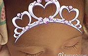 小周周首晒正脸照 天王女儿颜值比拼