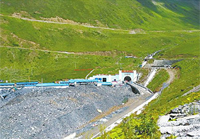 明年7月起 成都3小时飙拢四姑娘山