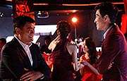 姚明、刘翔联袂参演公益微电影 片场畅聊
