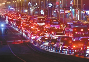 成都科华路单行还是堵 1小时开5公里堵到晚上11点