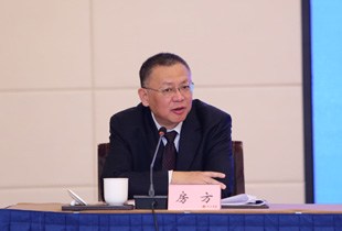 四川省委宣传部常务副部长房方主持发布会
