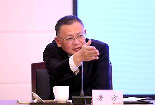 四川省委宣传部常务副部长房方主持发布会