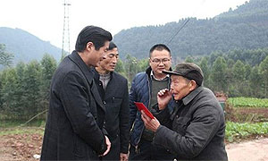 廖克全深入焉城镇任山村开展“基层夜话”活动
