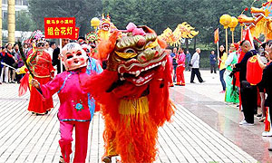 乐山市夹江县举行“龙腾狮跃闹元宵”大型文艺活动