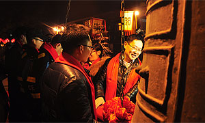 “感动武侯”人物撞响新年钟声 向全市人民拜年