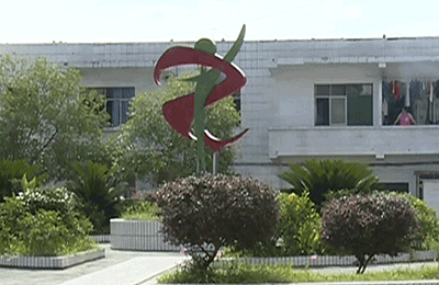 刘凤成率队到长滩乡中心学校开展扶贫助学活动