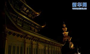 夜游峨眉山金顶 体验别样的风景
