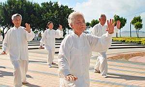 武胜县第二届老年人运动会开幕