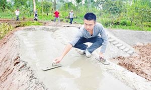 武胜大石村基础建设与产业发展同步推进