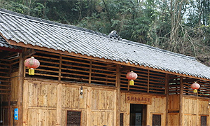 乐山市司法局深入帮扶村开展慰问工作