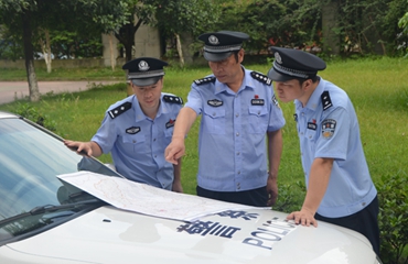 四川刑警故事｜水上蛟龙王庆昌：即使只有百分之一的希望，也要尽百分之百的努力
