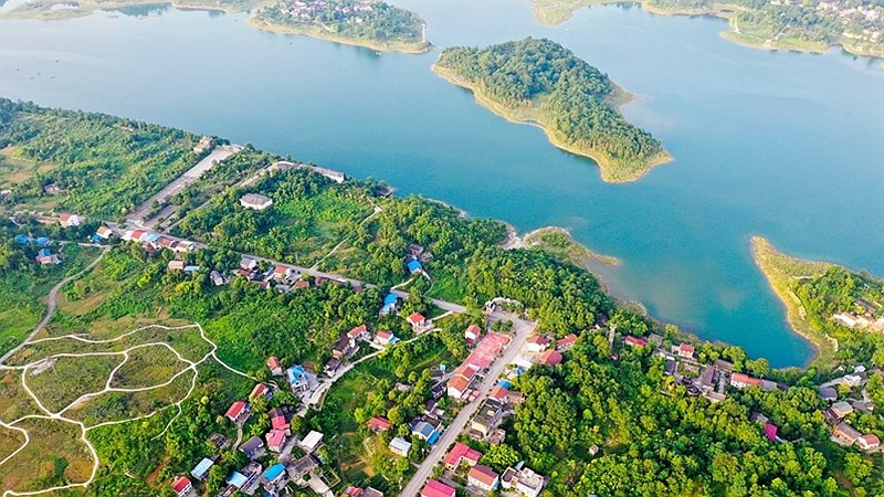 四川华蓥：水润山村美
