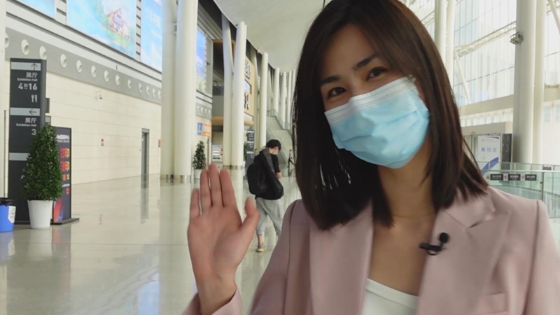 小燕Vlog｜西博会探馆：有吃有喝有玩……百余种“广安造”悉数亮相