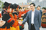 刘奇葆蒋巨峰陶武先李春城分别率团在凉山州慰问