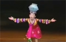 小女孩“开挂”舞蹈表演堪比杂技 旋转似飞轮