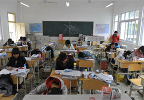 宝兴县中学部分学生已经复课