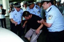 西宁城管围殴民警 回应称系拆迁人员