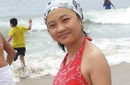 林妙可沙滩照曝光 穿性感泳衣明显发福