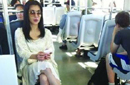 王祖贤公交车上给老人让座 女神超美气质