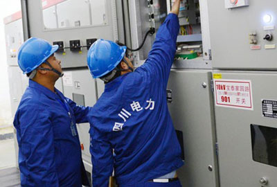 成都供电公司排查用电隐患 助民助企安全过冬
