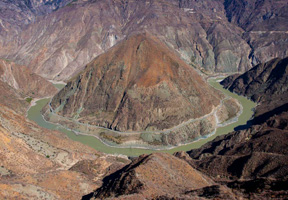 探访成都市天府新区政务服务中心:窗口人员一